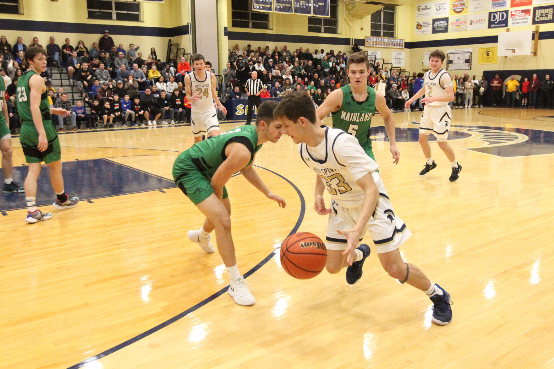 Holy Spirit Mainalnd boys basketball